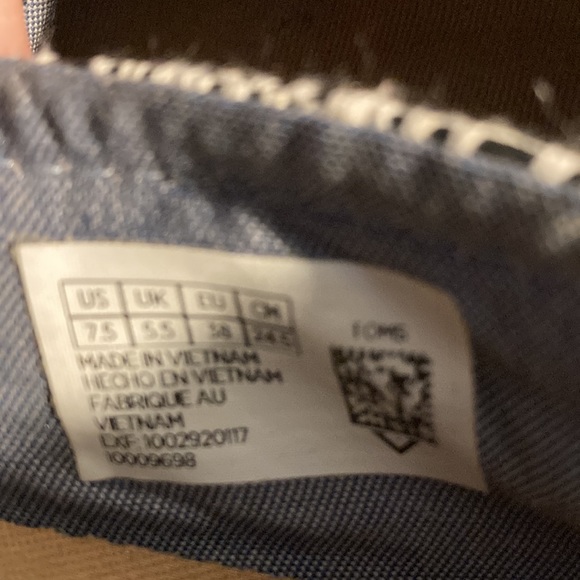 Toms size 7.5black and white - Picture 3 of 5